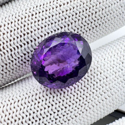 Amethyst - 14.00 Carat — view 3