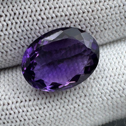 Amethyst - 10.40 Carat — view 3